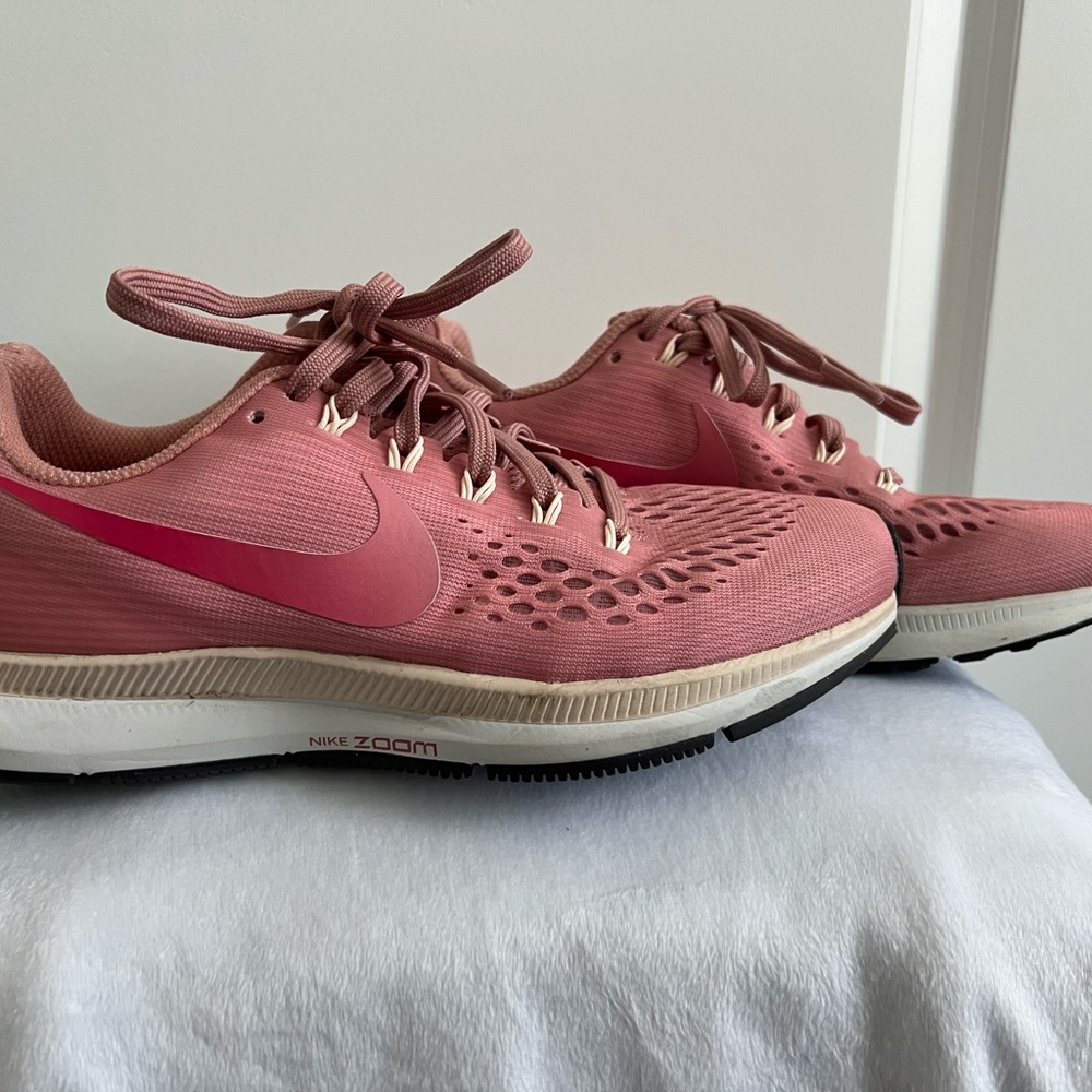 Nike Women's Pink Running Shoes